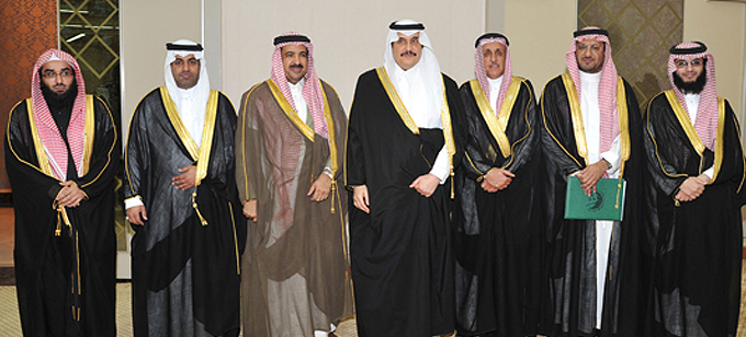 Prince Mohammed bin Fahd receives officials of the institution